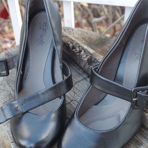 New Beautiful Black Mary Jane Ladies Heels - Picture 2 of 8